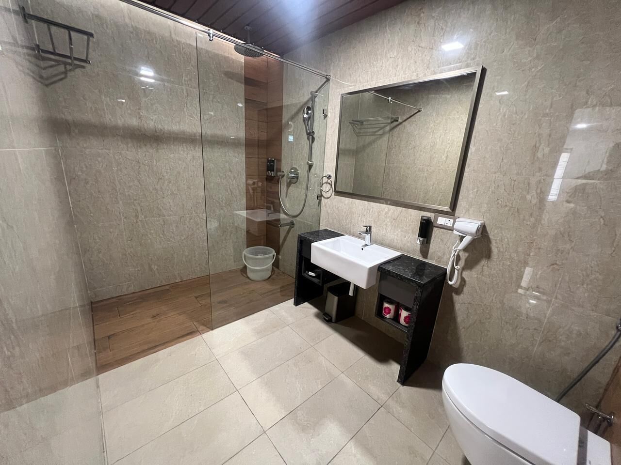 Family Suite, 2 Bedrooms | Bathroom | Shower, free toiletries, towels, soap