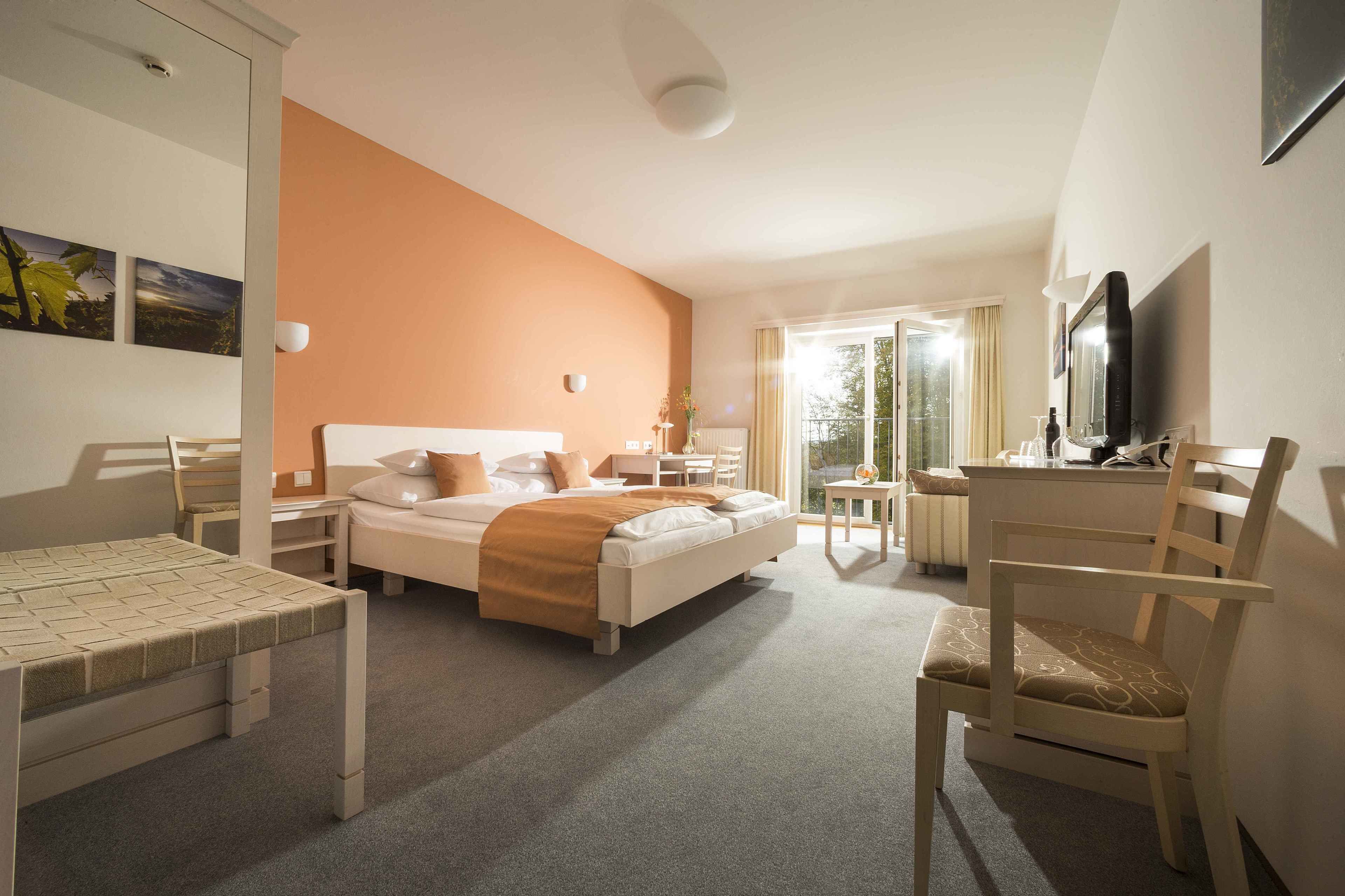 minibar, in-room safe, desk, laptop workspace