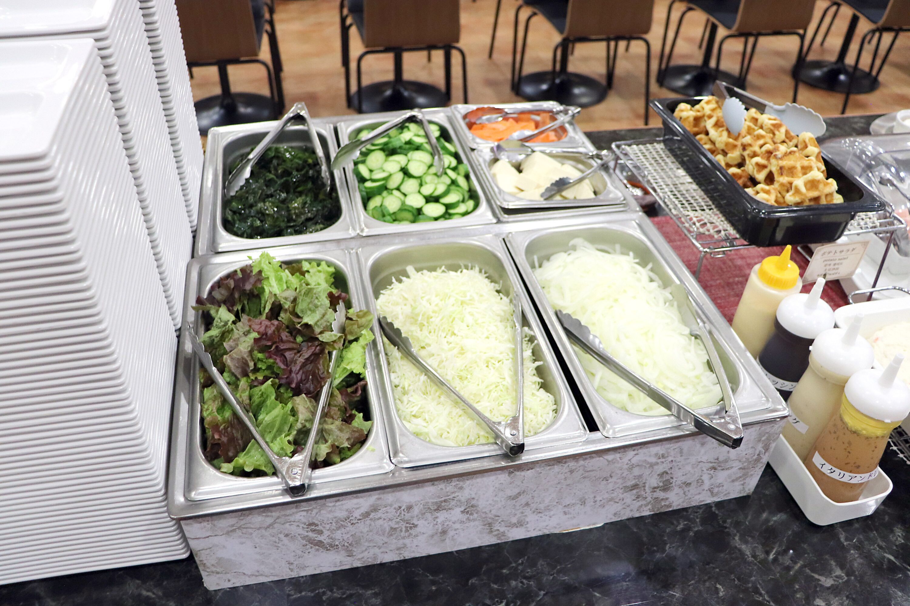 daily buffet breakfast (jpy 1200 per person)