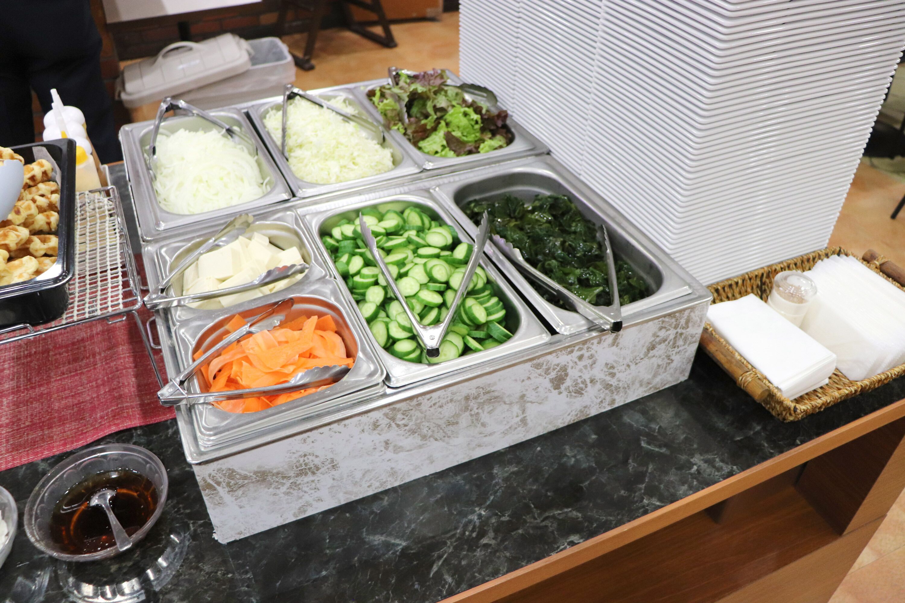 daily buffet breakfast (jpy 1200 per person)