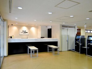フロント