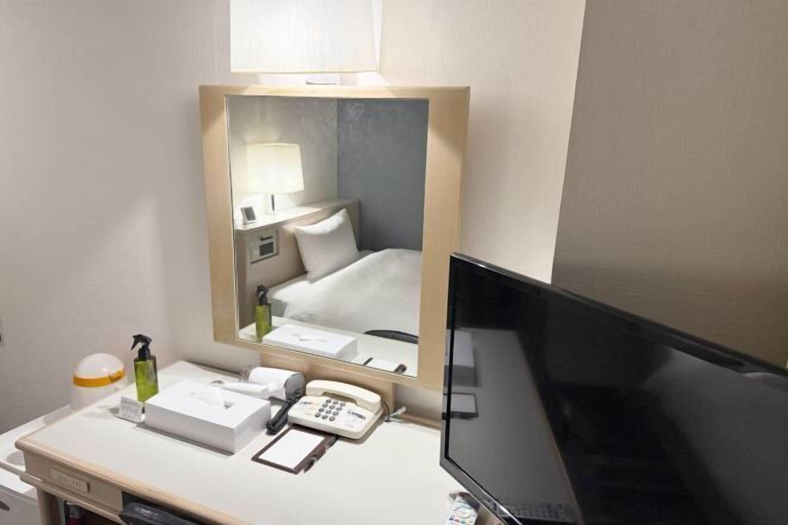 โต๊ะทำงาน, เตารีด/โต๊ะรีดผ้า, Wi-Fi ฟรี, ผ้าปูที่นอน