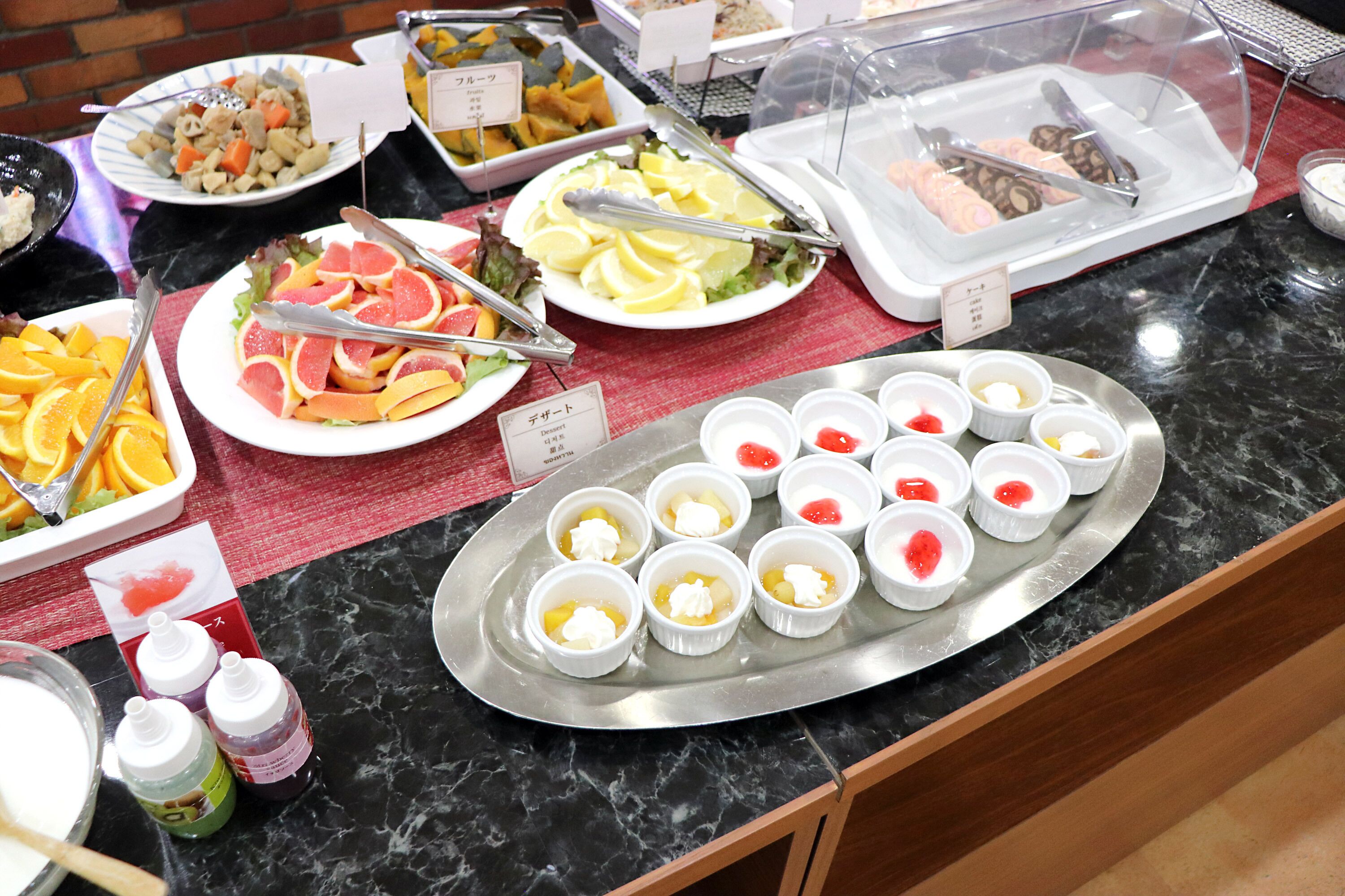 daily buffet breakfast (jpy 1200 per person)