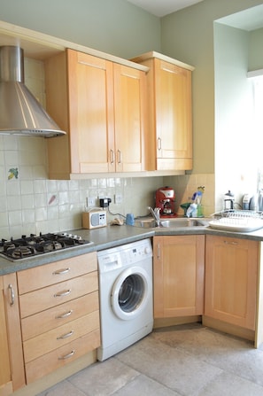 Apartment, 2 Bedrooms | Private kitchen