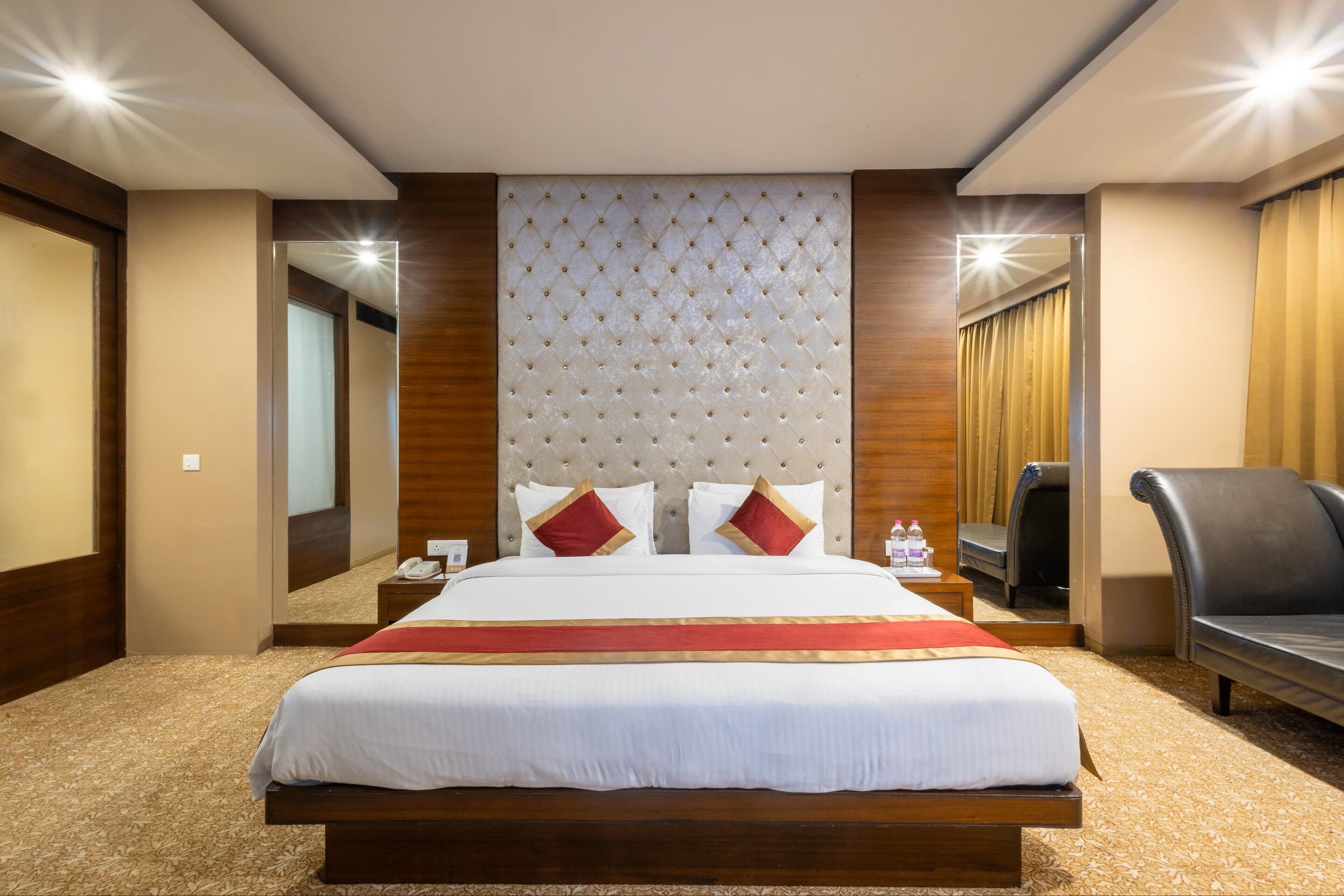 Suite | Minibar, in-room safe, desk, soundproofing
