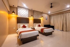 Executive Twin Room | Minibar, in-room safe, desk, soundproofing - Anjushree - Ujjain (Ujjain)
