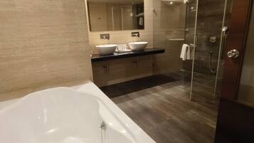 Minibar, in-room safe, desk, soundproofing