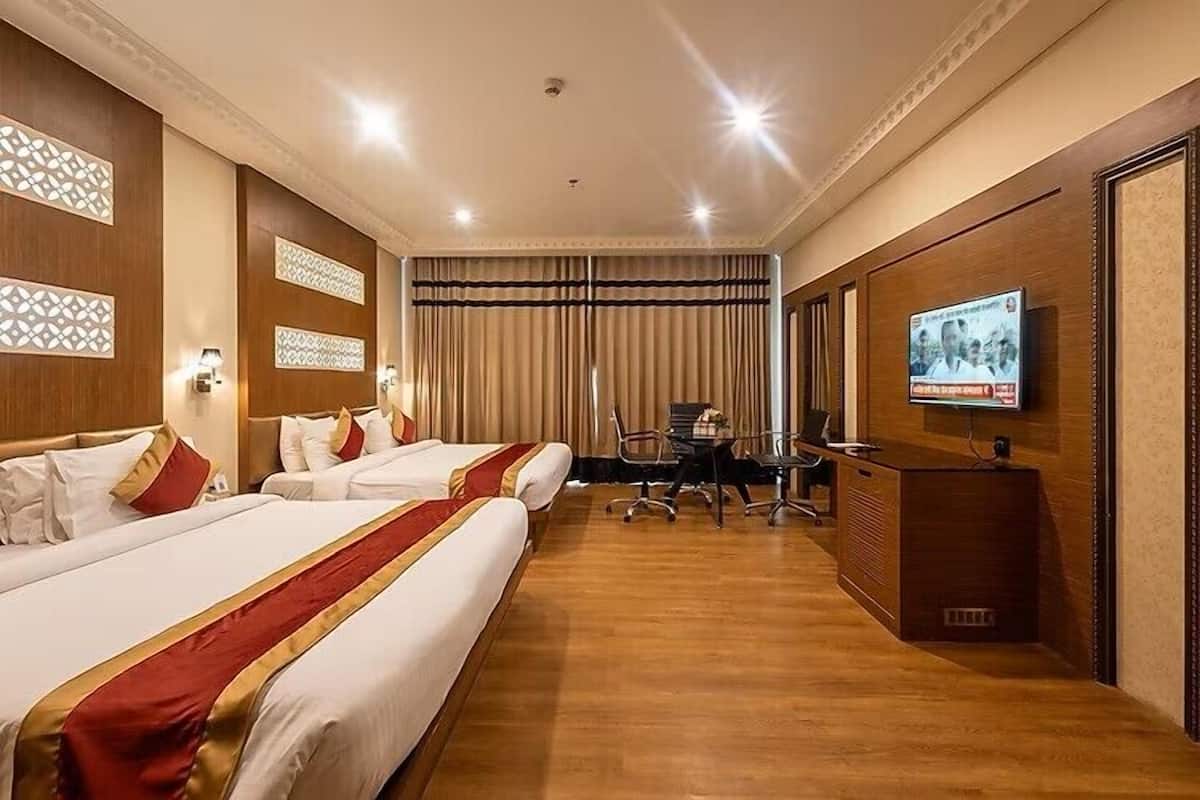 Family King Room | Minibar, in-room safe, desk, soundproofing