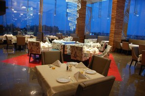 Restaurant - Anjushree - Ujjain (Ujjain)