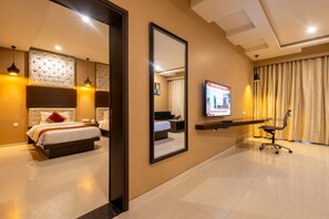 Executive Twin Room | Minibar, in-room safe, desk, soundproofing - Anjushree - Ujjain (Ujjain)