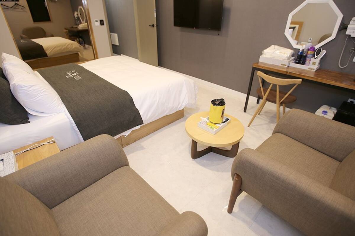 deluxe double room | desk, laptop workspace, soundproofing, free wifi