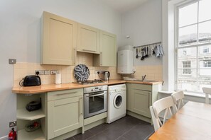 Apartment, 2 Bedrooms | Private kitchen | Full-size fridge, microwave, oven, stovetop