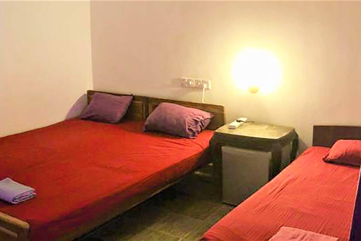 Comfort Triple Room, 1 Bedroom | 1 bedroom, iron/ironing board, free WiFi, bed sheets