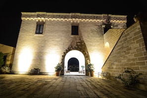 Front of property – evening/night - Tenuta Santicuti  (Vernole)