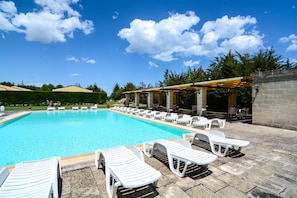 Outdoor pool, open 10 AM to 7 PM, pool loungers - Tenuta Santicuti  (Vernole)