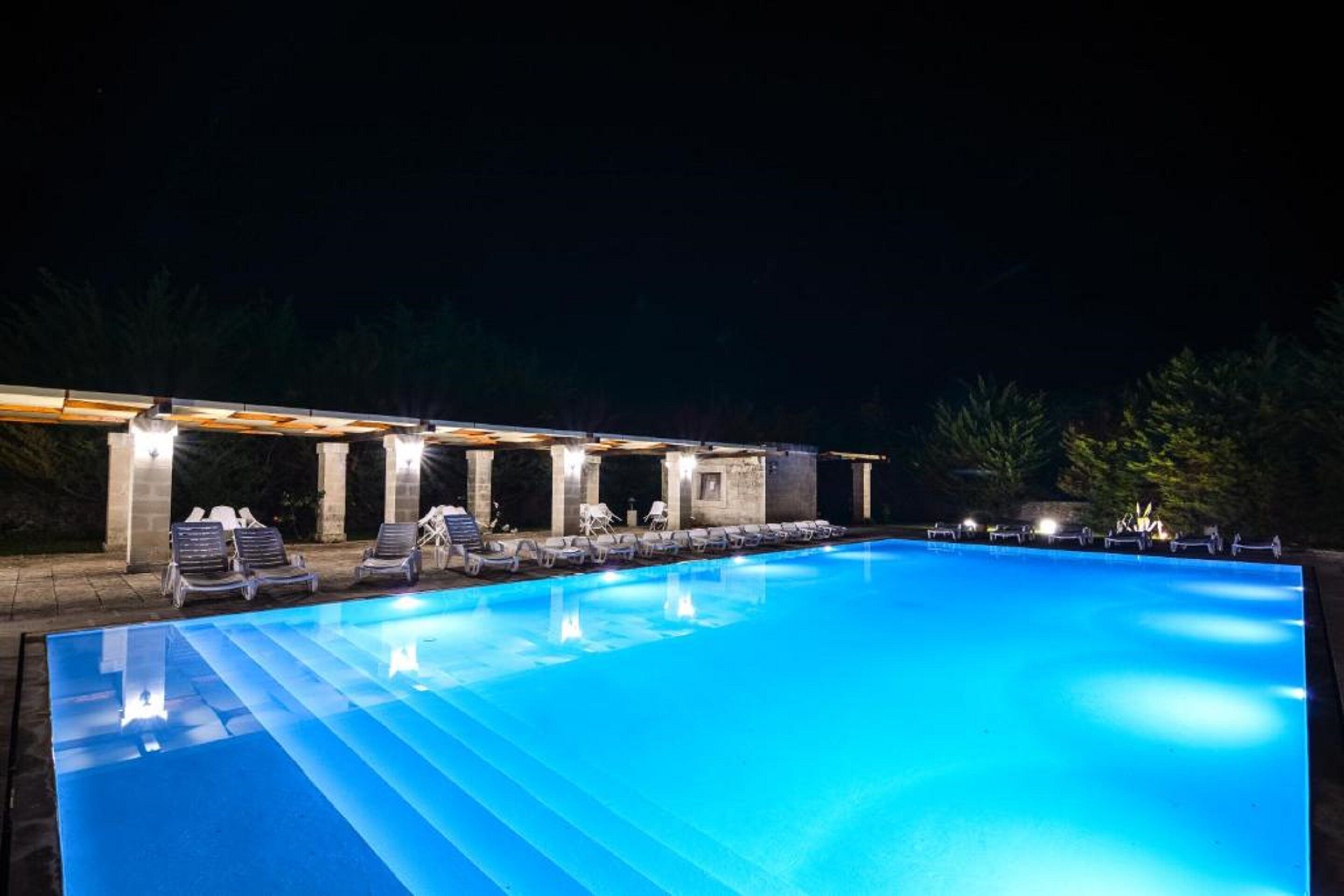 Outdoor pool, open 10 AM to 7 PM, sun loungers