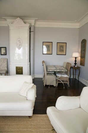 TV màn hình phẳng 