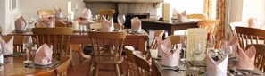 Dining - OYO Rose & Crown Hotel (Leyburn)