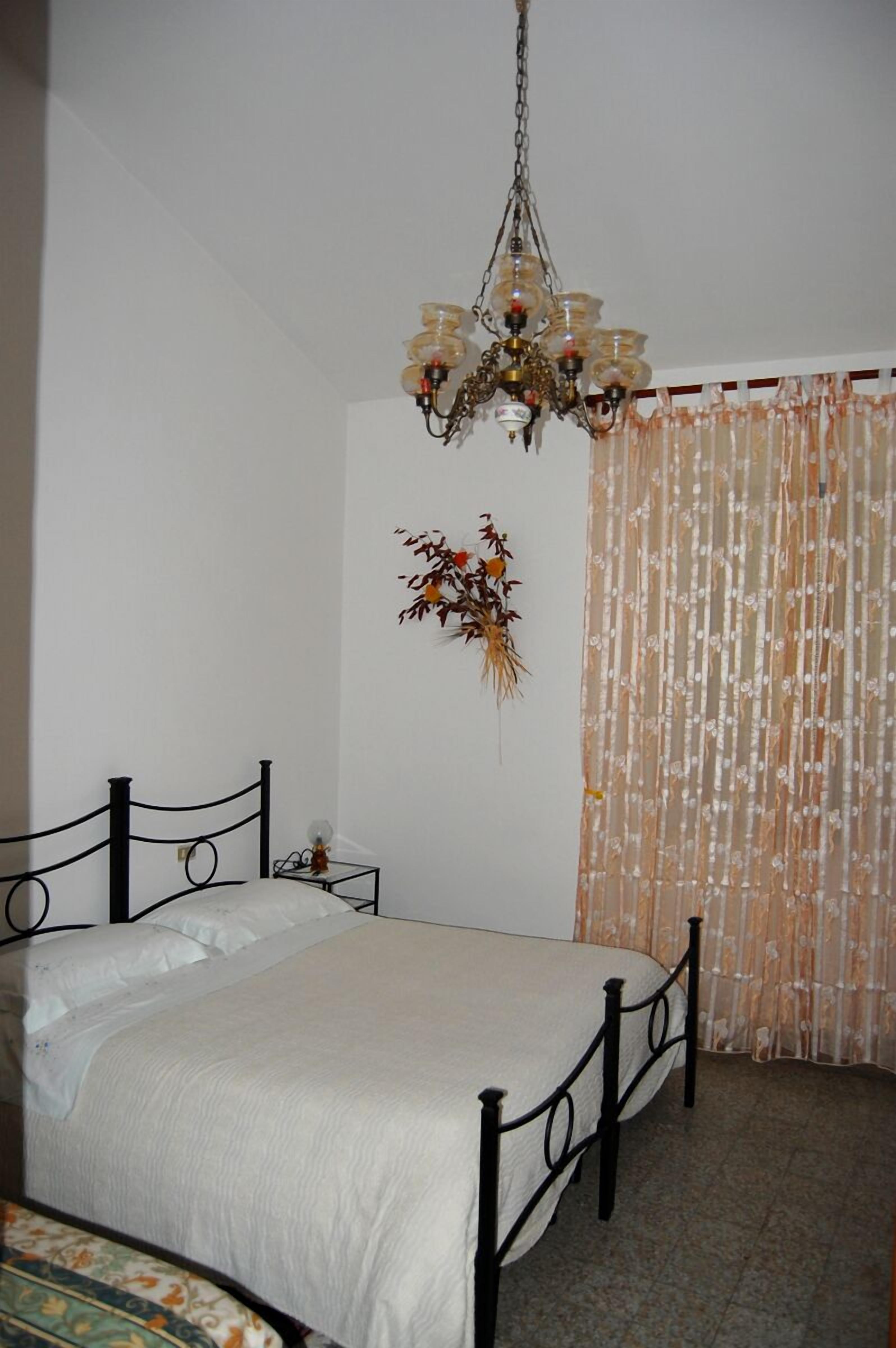 Apartment, 4 Schlafzimmer, 2 Bäder | Schreibtisch, Bügeleisen/Bügelbrett, kostenlose Babybetten