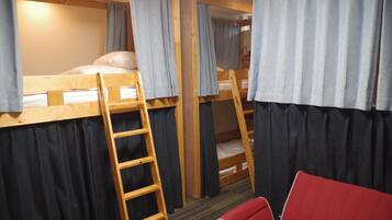 In-room safe, free WiFi, bed sheets