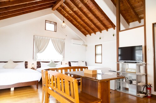 Pine House in Churaumi