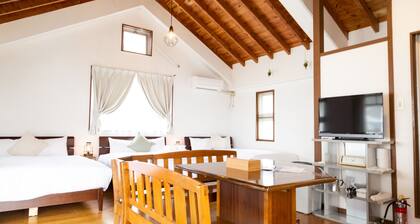 Pine House in Churaumi