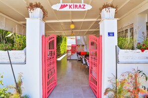 Property entrance - Kiraz Otel (Cesme)