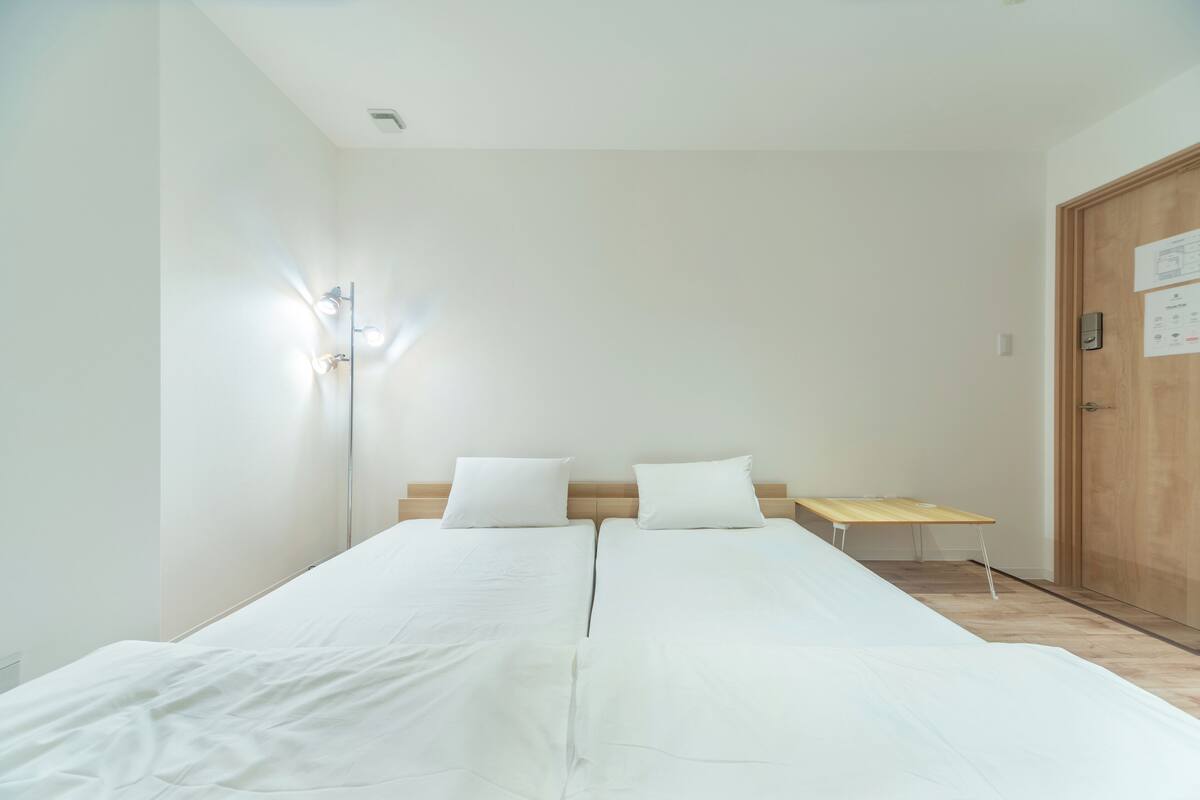 Twin Room, Non Smoking (Room 1) | WiFi (free), bed sheets