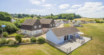 Seaview Holidays - Salterns Village