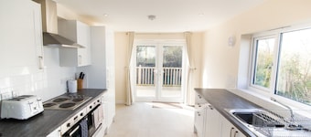Seaview Holidays - Salterns Village