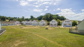 BBQ/picnic area - Seaview Holidays - Salterns Village (Seaview)