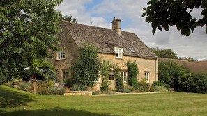 Cottage | Front of property - Bookers Cottage (Chipping Norton)