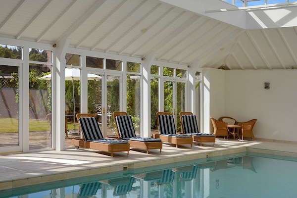 Cottage | Piscina | Piscina coperta, una piscina riscaldata