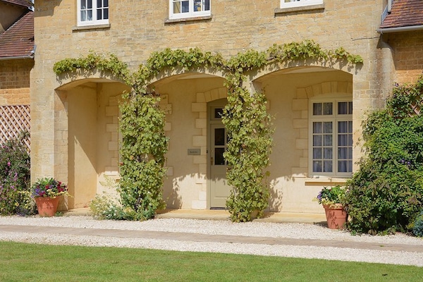 Cottage | Façade de l’hébergement