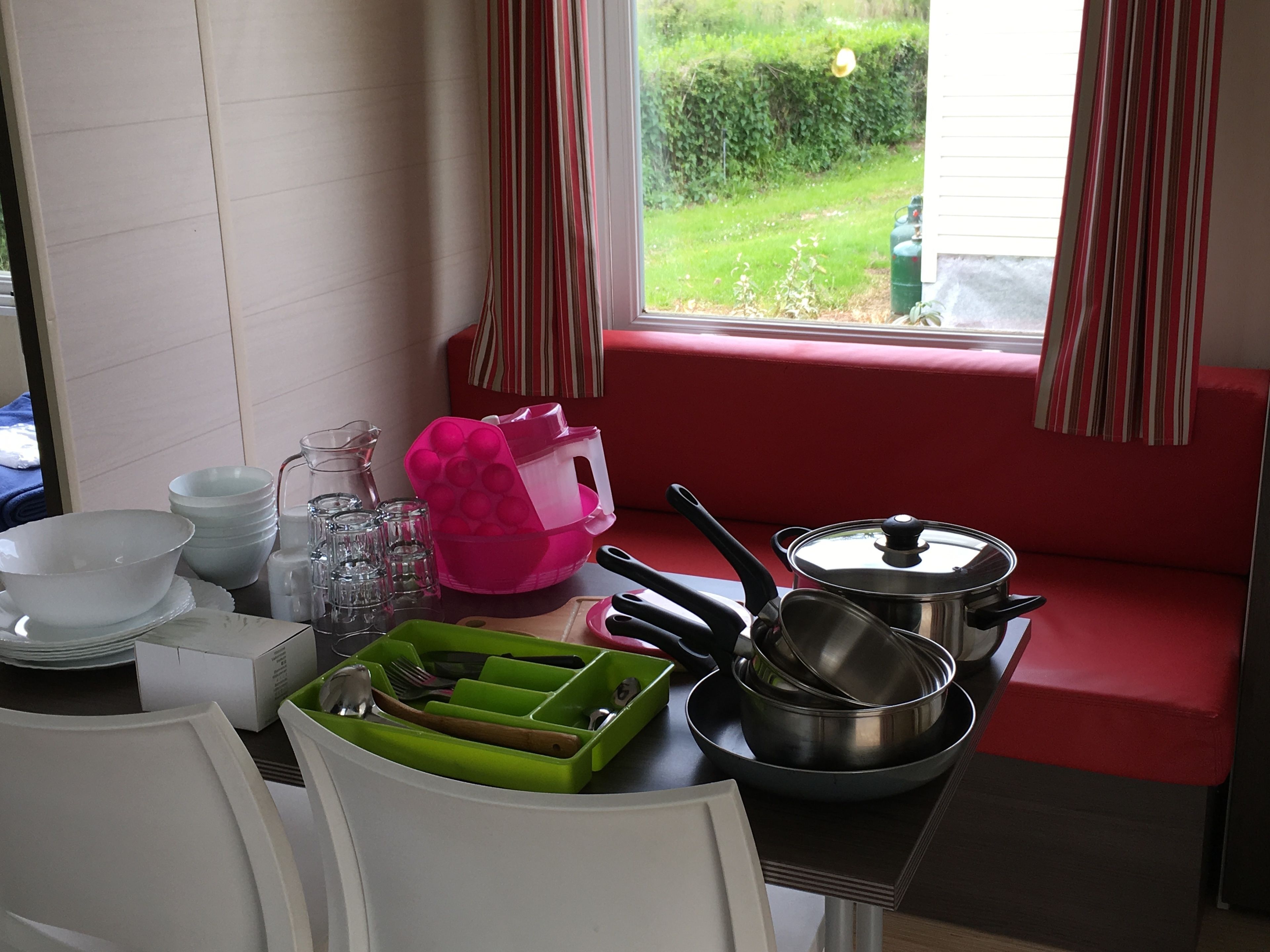 Mobile Home (Privilege) | In-room dining