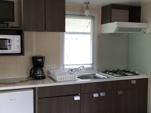 Husvogn (Privilege) | Eget kjøkken | Kjøleskap, mikrobølgeovn, kokeplater og oppvaskmaskin