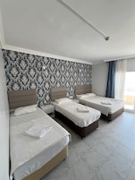 Ropa de cama de alta calidad, escritorio y cortinas blackout 