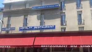 Front of property - Hotel du Chateau Fort (Lourdes)