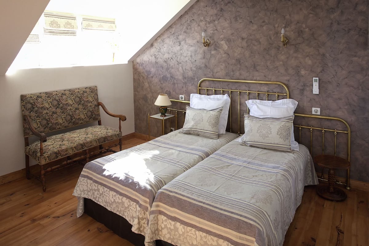 Room (Neouvielle)