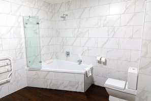 Doppelzimmer | Badezimmer