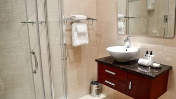 Twin Room | Bathroom sink