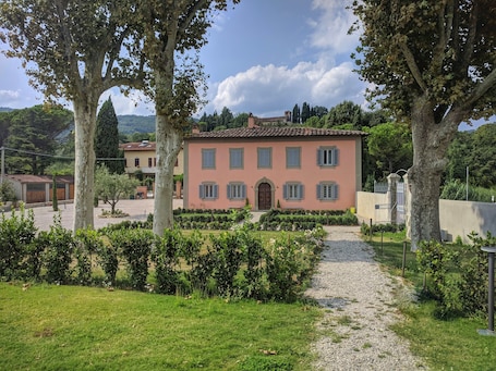 Fachada de la propiedad