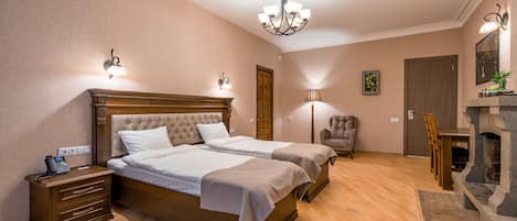 Superior Double or Twin Room | 1 bedroom, minibar, in-room safe, desk