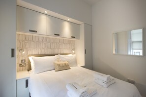 Apartment (Baxter Quarters) | 2 bedrooms, Egyptian cotton sheets, individually decorated - Urban Quarters Serviced Apartments (Dundee)