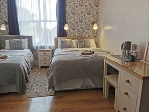 Basic Triple Room, Multiple Beds | Individually decorated, individually furnished, desk, iron/ironing board - Adams Guest House (Oxford)