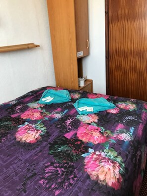 Bed sheets - Beckwood Hotel (Blackpool)