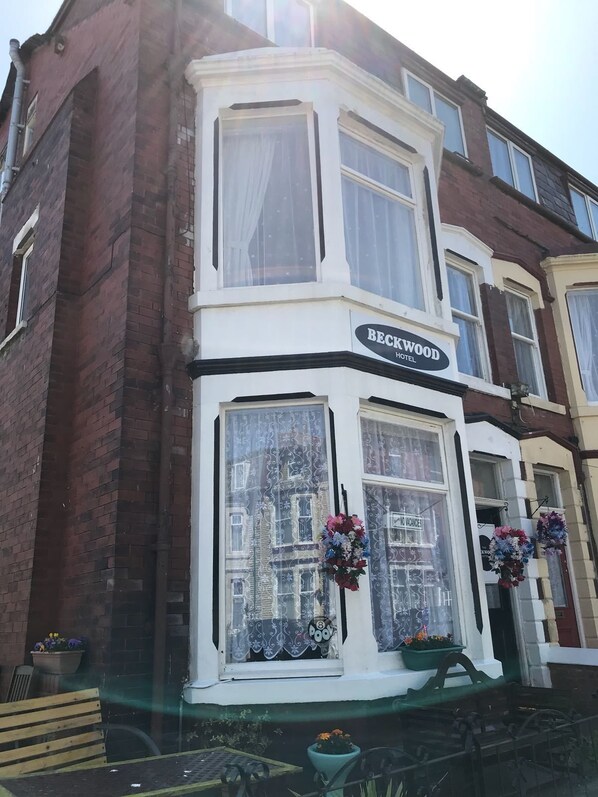 A two-story building with a sign reading "Beckwood Hotel." - Beckwood Hotel (Blackpool)