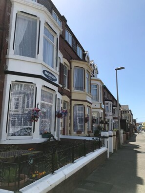 Property entrance - Beckwood Hotel (Blackpool)