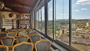 Breakfast, lunch and dinner served