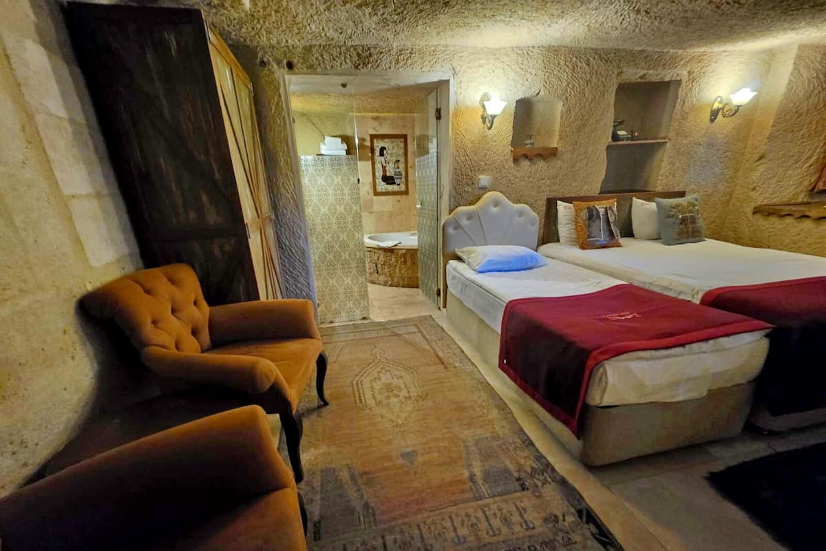 Yakut Cave Suite | Egyptian cotton sheets, premium bedding, minibar, individually decorated